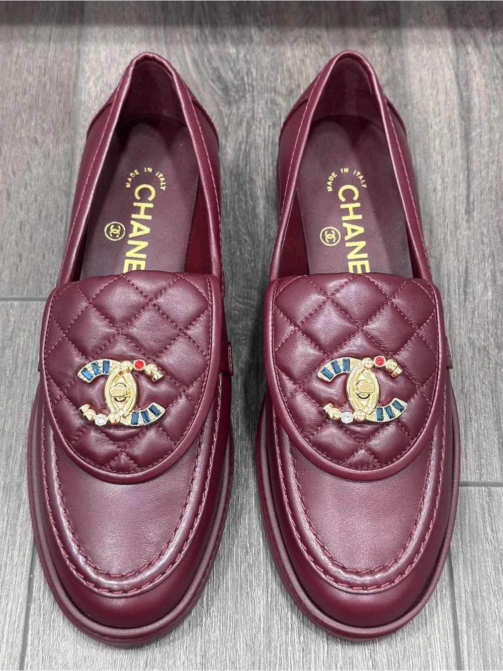 NEW 2026 CHANEL BURGUNDY LEATHER LOAFERS OXFORD SHOES GOLD STRASS CC TURNLOCK 37